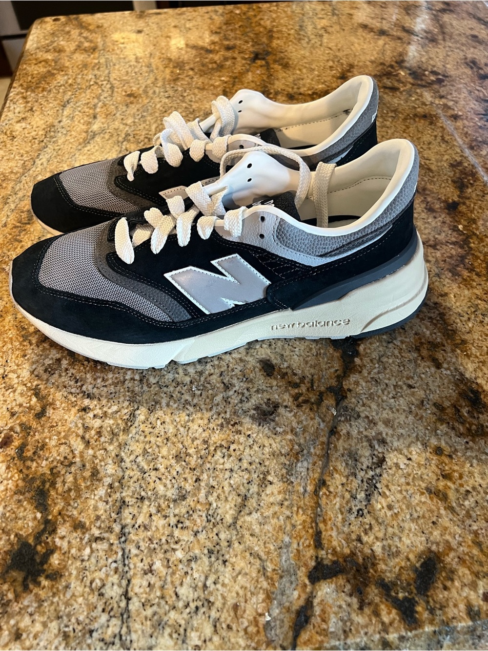 New Balance 997R Black Grey Men’s 11 Women’s 12.5 U997RHC